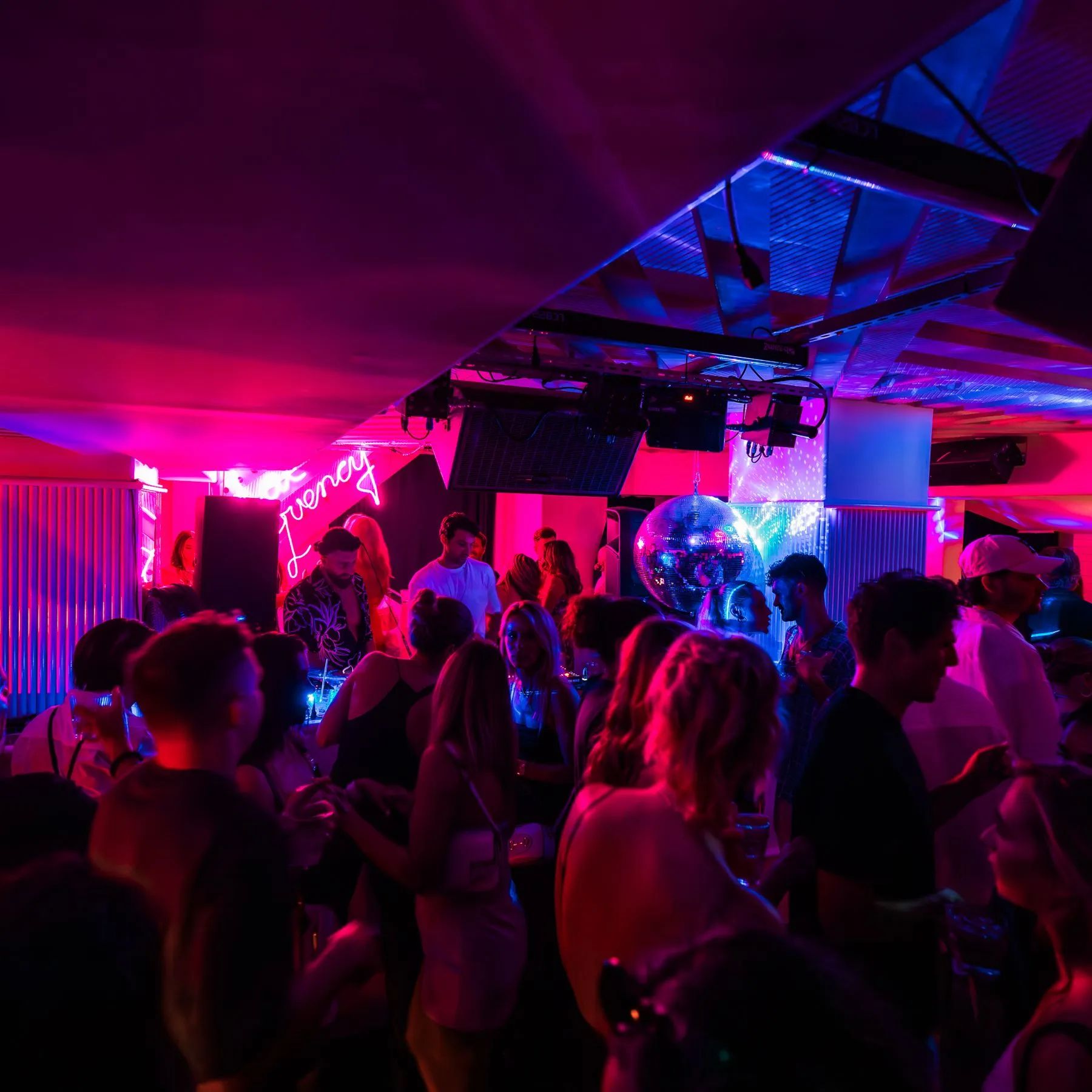 event: FOR THE LOVE OF HOUSE photo-4