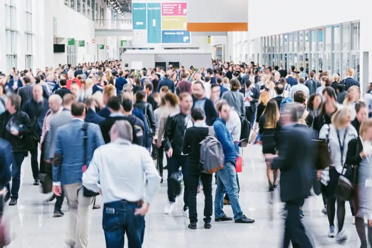 15 Trade Show Games That Attract Crowds and Generate Quality Leads