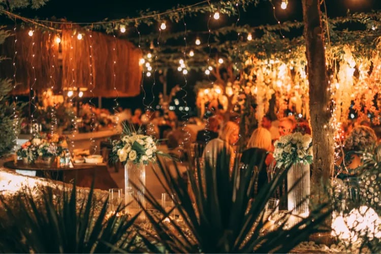 9 Restaurant Event Ideas to Boost Bookings and Bring in Crowds