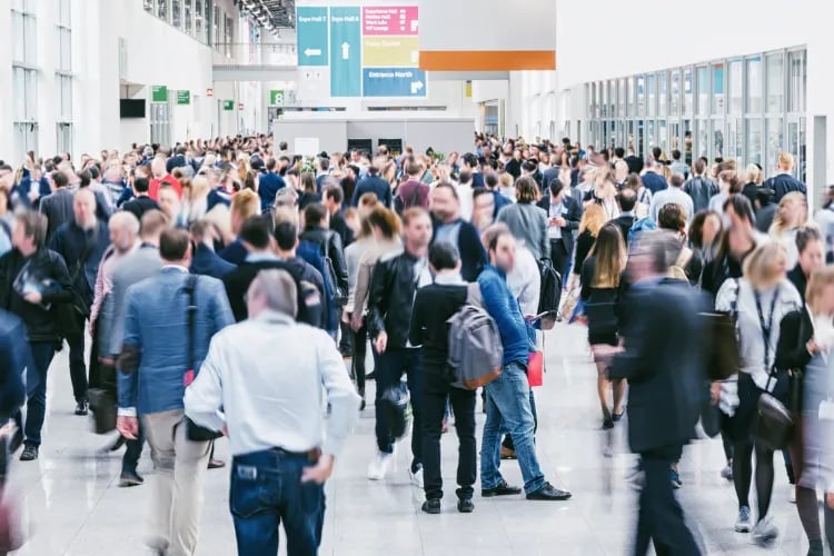 15 Trade Show Games That Attract Crowds and Generate Quality Leads