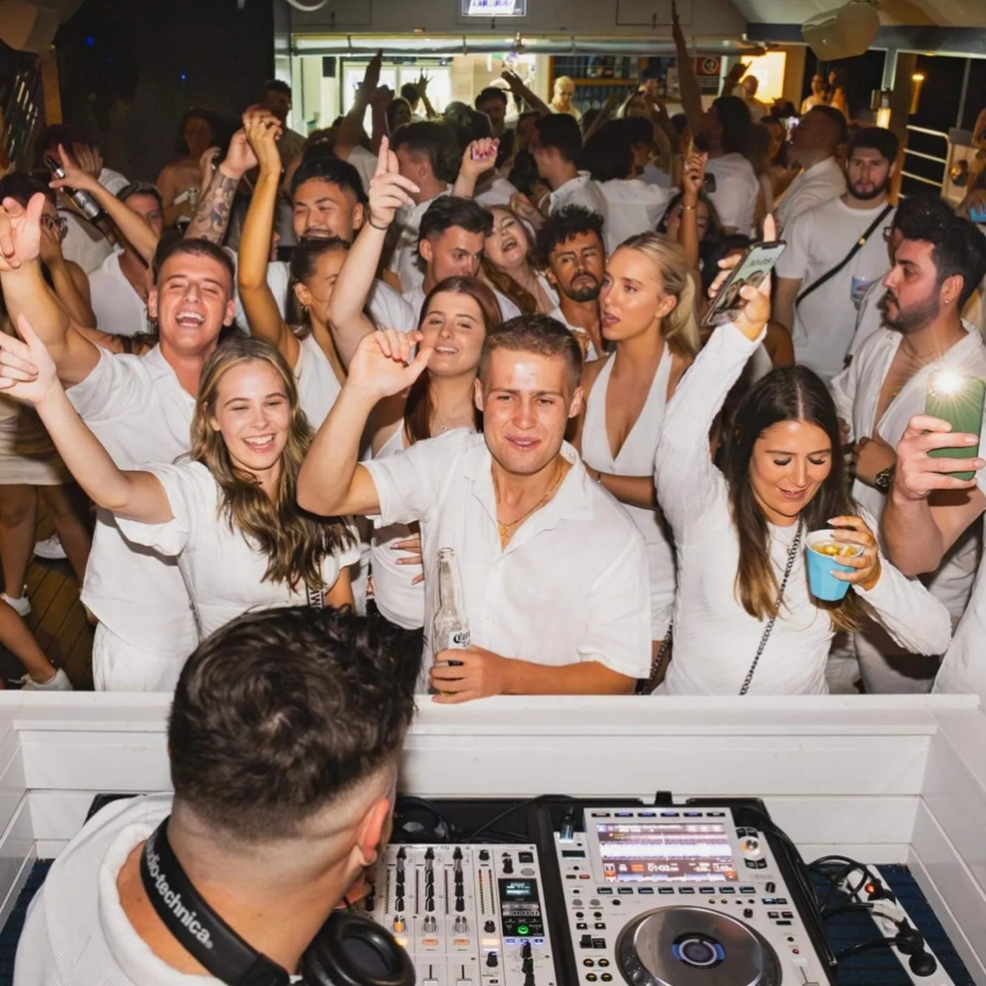 Easter Thursday VIP Cruise