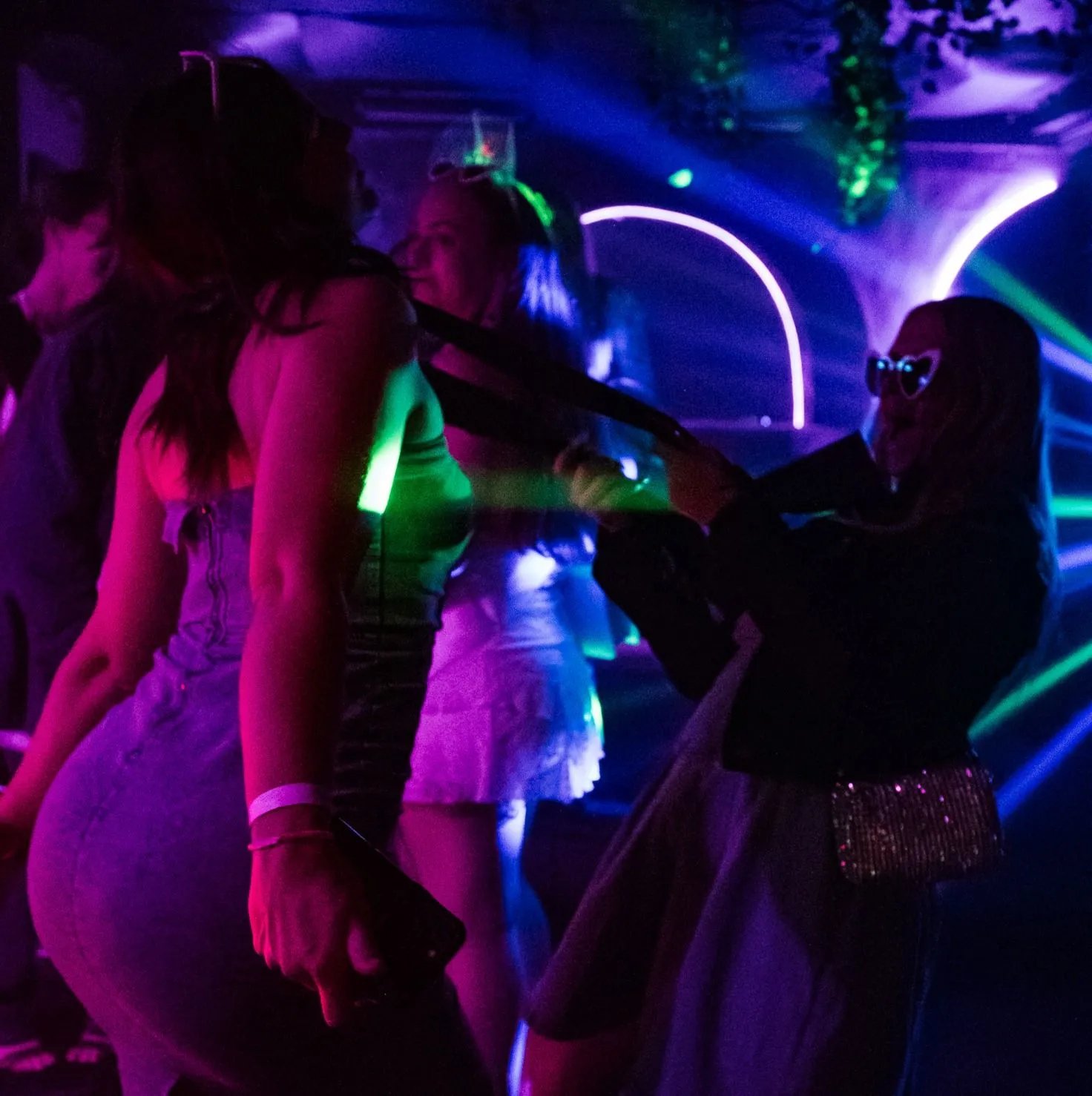 Social Drinks, Karaoke & DJs
